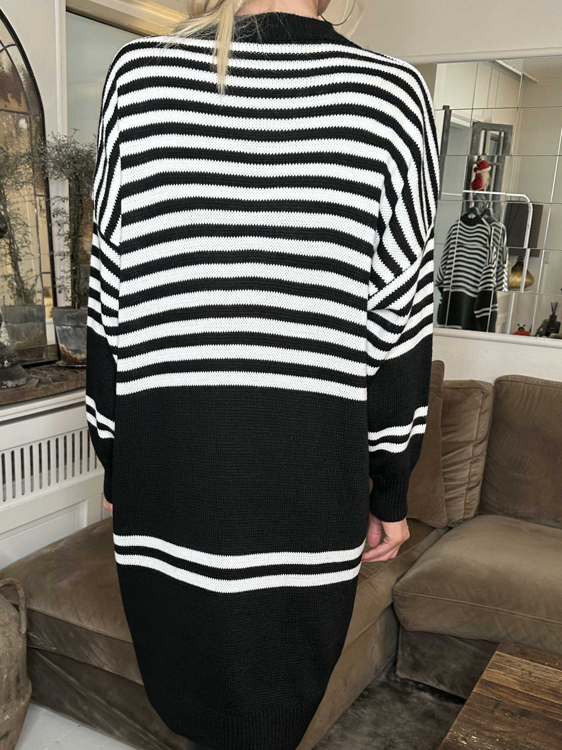 Julietta - Strikkjole med striber